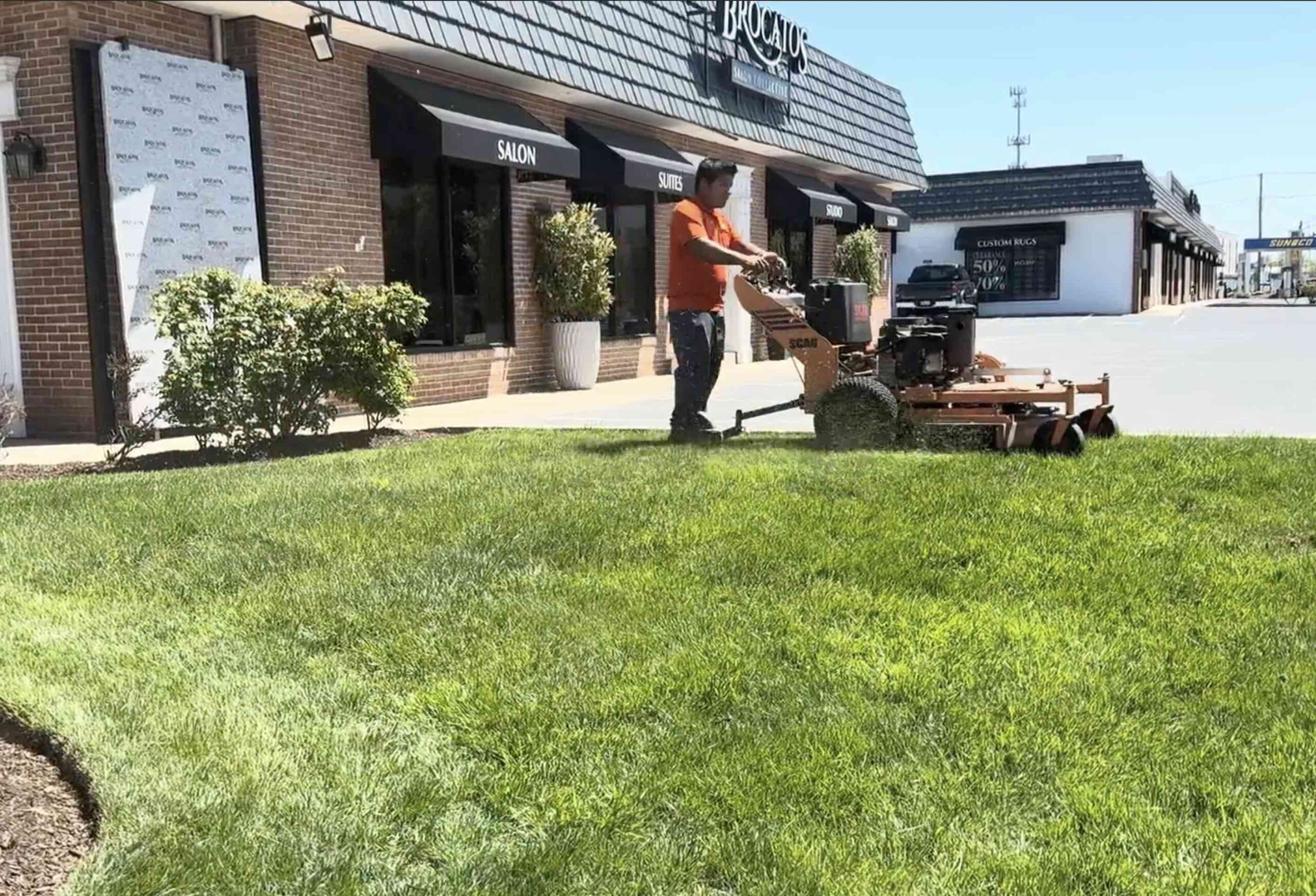 Commercial Lawnmowing